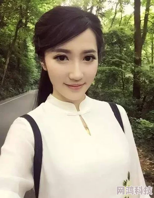 我的美艳教师麻麻苏玉婷据说当年校花追求者无数至今单身育有一女