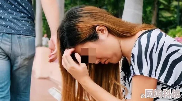 美女被扒开屁股了进去该标题包含潜在的性侵犯内容，可能涉及违法行为，引发人们对受害者遭遇的担忧