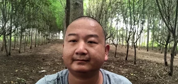 靠逼片内容低俗，传播途径隐蔽，危害青少年身心健康，需加强监管